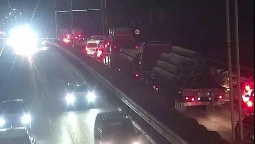 男子车祸吃瓜视频真实图片,吃瓜群众目睹惊悚一幕