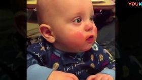 小孩搞笑视频吃瓜,小瓜娃子的欢乐食趣