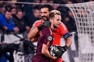 黑皮足球帅哥吃瓜视频